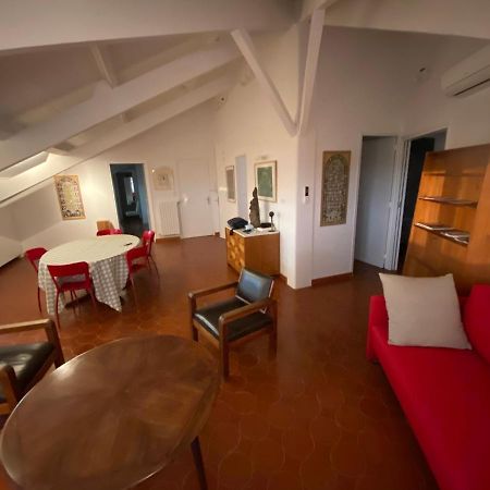 Apartamento Attique Saint Pierre - Dans Le Ciel Des Teinturiers Aviñón Exterior foto